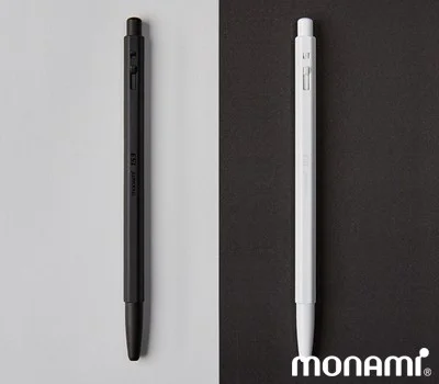모나미 153 블랙＆화이트볼펜